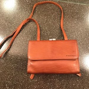 Rare vintage 100% leather Fossil crossbody
